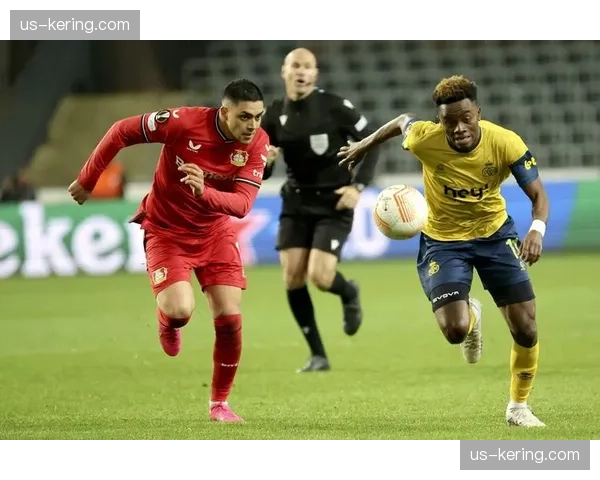 药厂四中场宽度不足 格里马尔多与巴斯克斯难以形成有效边路联系